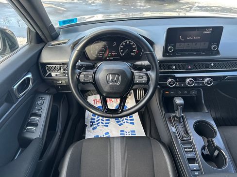 Used 2025 Honda Civic Sport image 15