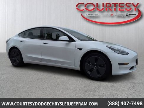 Used 2022 Tesla Model 3 Long Range AWD/4WD image 1