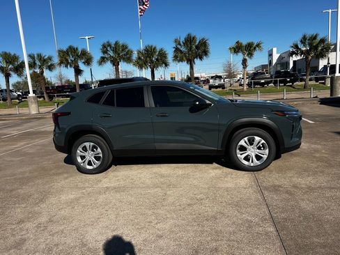 New 2026 Chevrolet Trax LS image 8