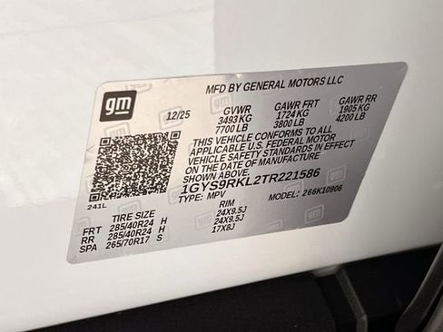 Certified 2026 Cadillac Escalade ESV Platinum Sport w/ LPO, ONYX Package image 32