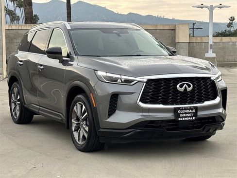 Certified 2025 INFINITI QX60 Luxe image 2