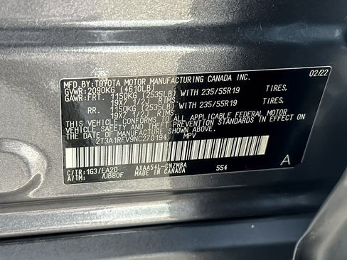 Certified 2022 Toyota RAV4 XLE Premium AWD/4WD image 27