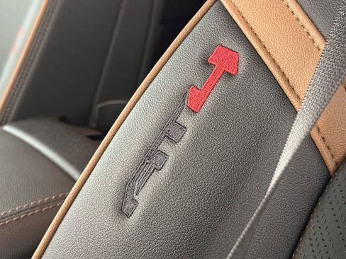 New 2026 GMC Canyon AT4 w/ AT4 Premium Package image 13