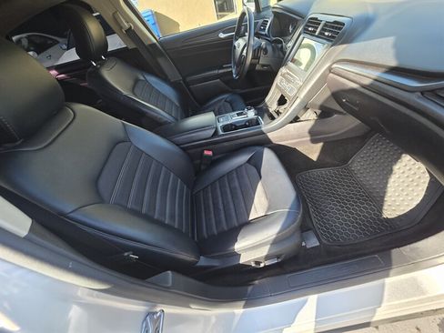 Used 2018 Ford Fusion SE w/ Equipment Group 201A FWD image 20