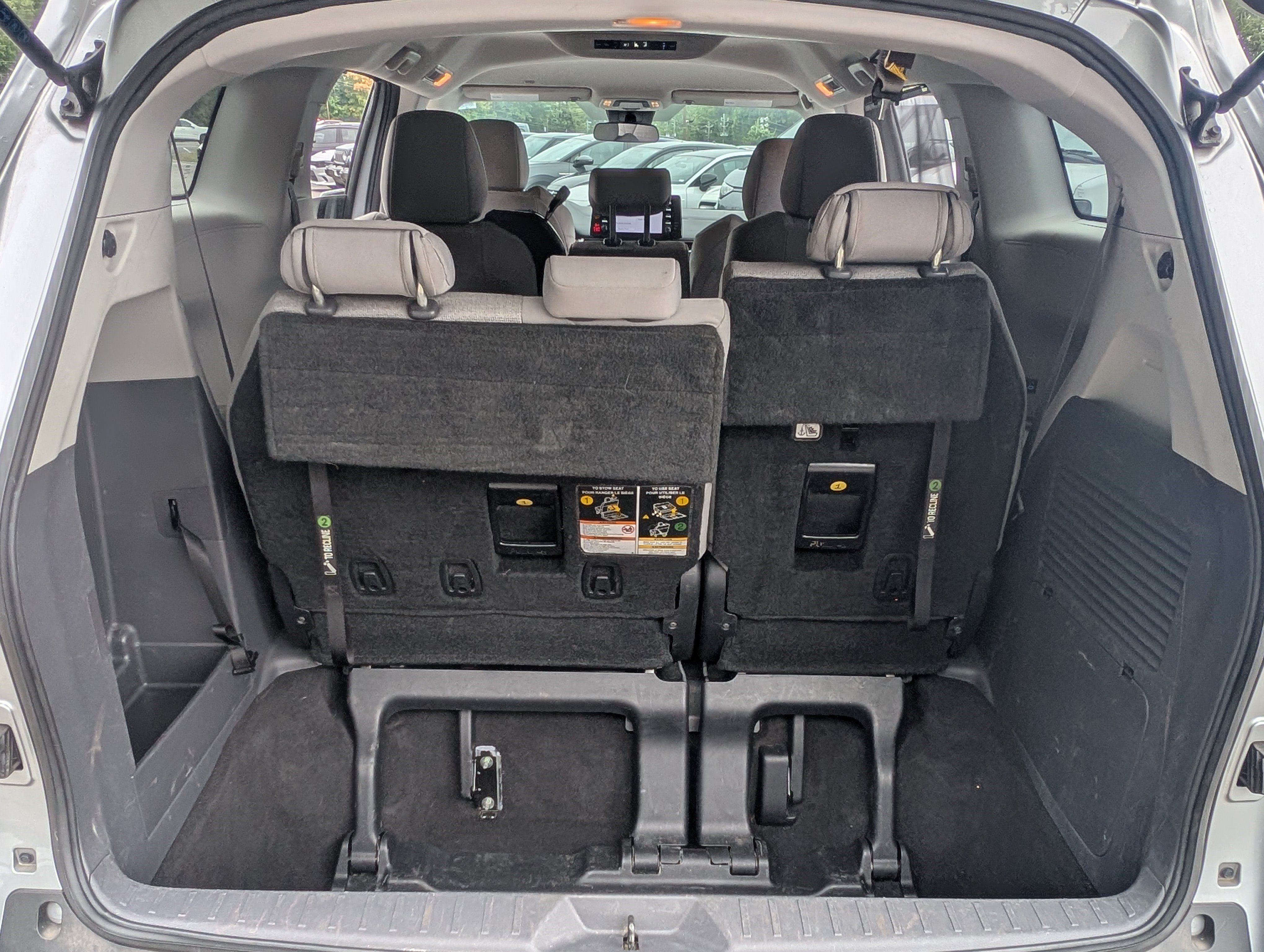 Used 2022 Toyota Sienna LE FWD image 18