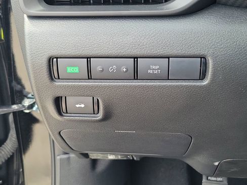 Used 2025 Nissan Sentra S FWD image 19