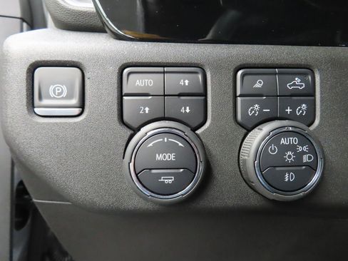 Used 2025 Chevrolet Silverado 2500 LTZ w/ Trail Boss Package image 63