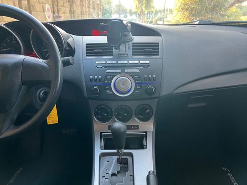 Used 2011 MAZDA MAZDA3 i Sport image 29