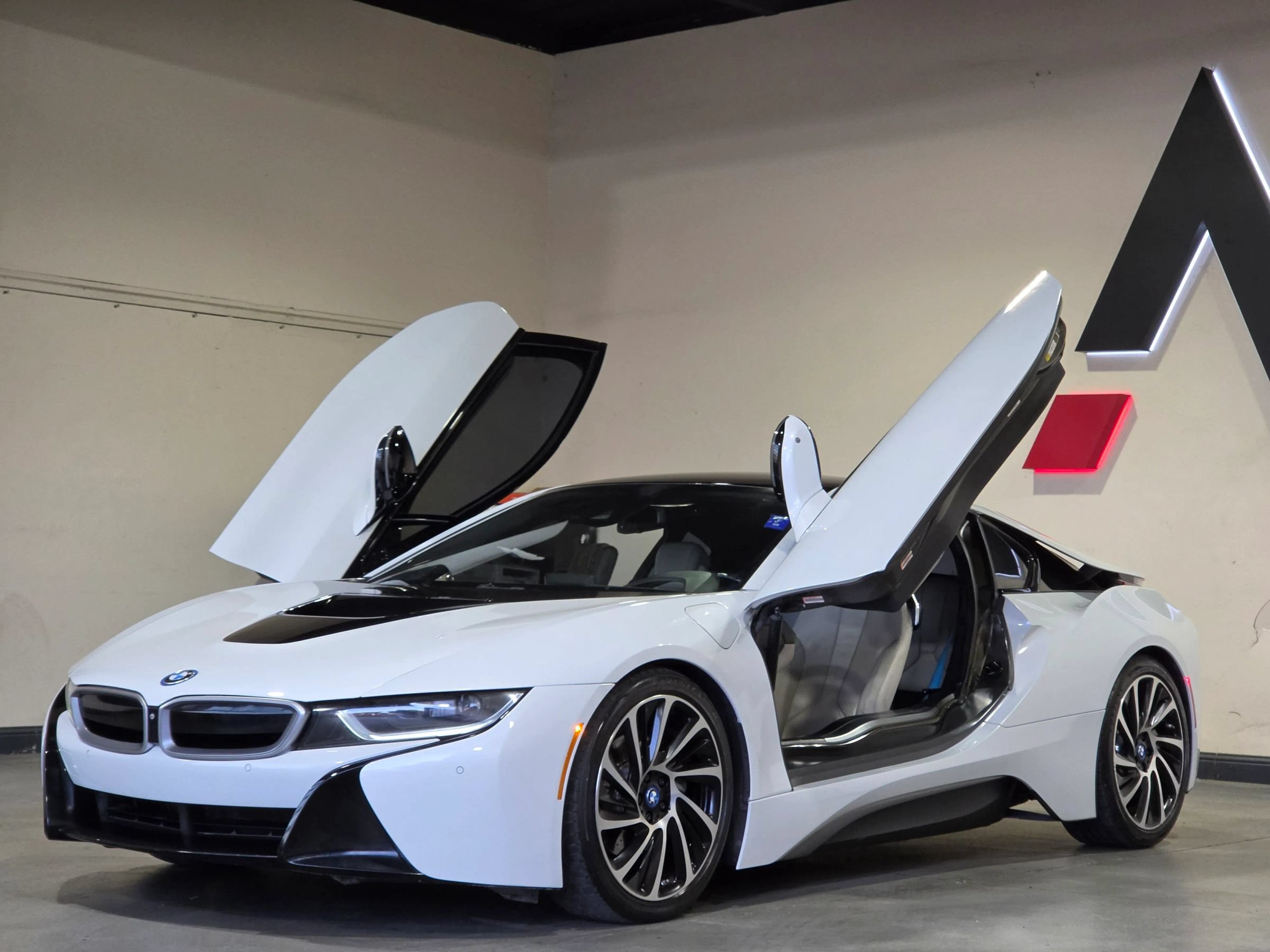 Used 2014 BMW i8 AWD/4WD image 5