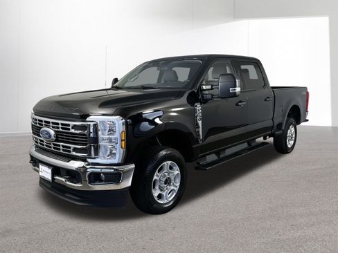 Used 2025 Ford F250 XLT image 1