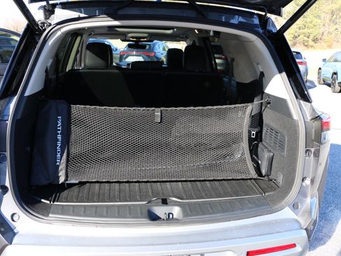 Used 2025 Nissan Pathfinder Platinum w/ Cargo Package image 34