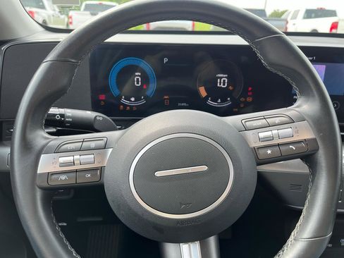 Used 2025 Hyundai Kona SEL FWD image 14