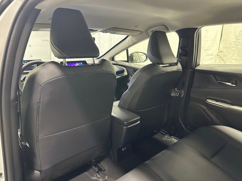 Used 2025 Toyota Prius XLE image 45