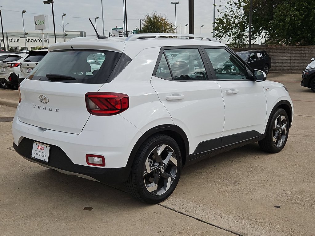 Used 2025 Hyundai Venue SEL FWD image 6