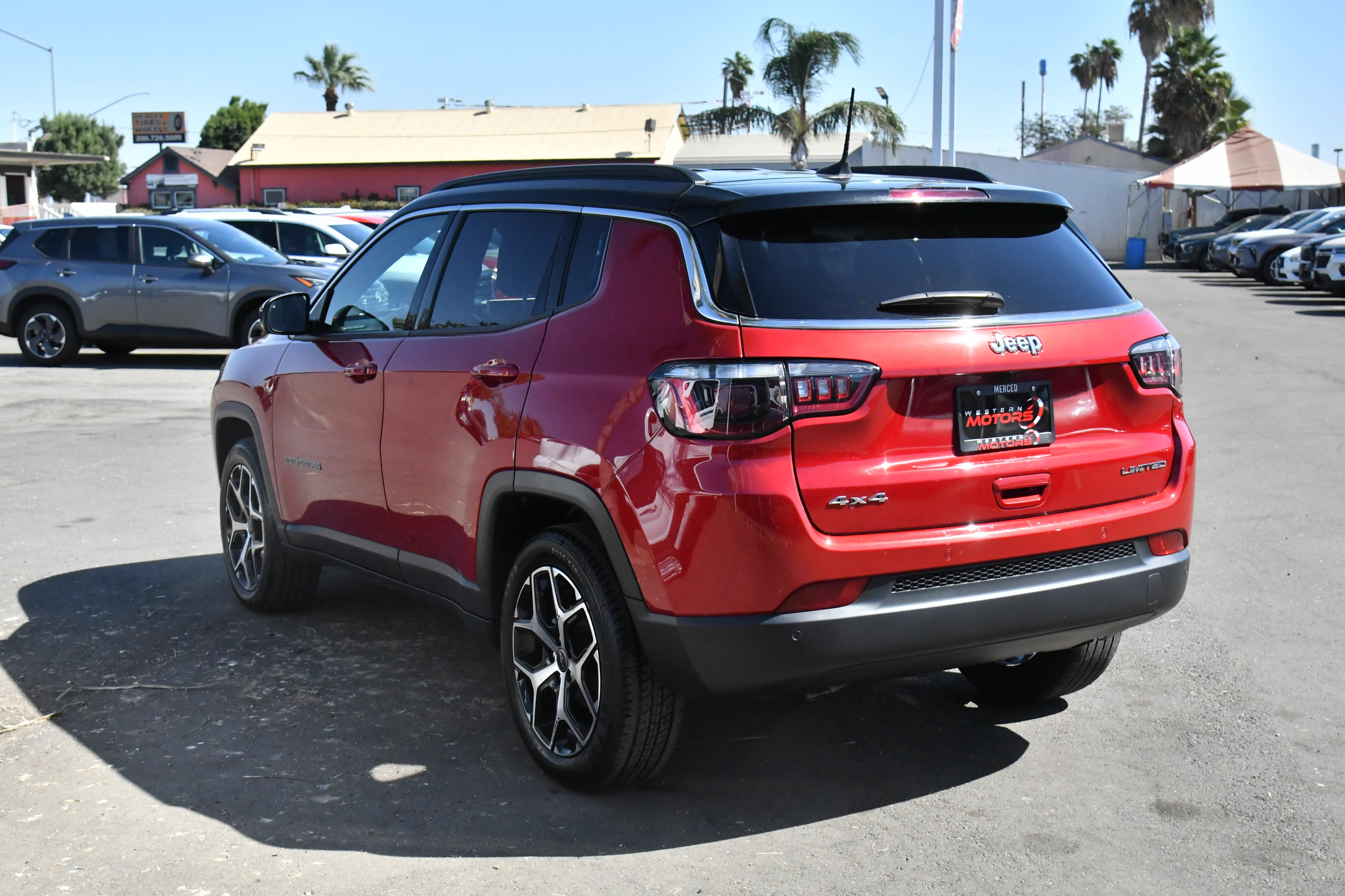 Used 2025 Jeep Compass Limited AWD/4WD image 6