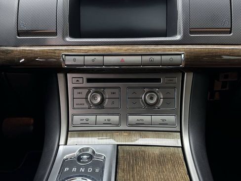 Used 2011 Jaguar XF R RWD image 12