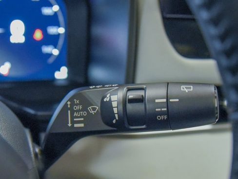 Used 2025 Mitsubishi Outlander SE image 24