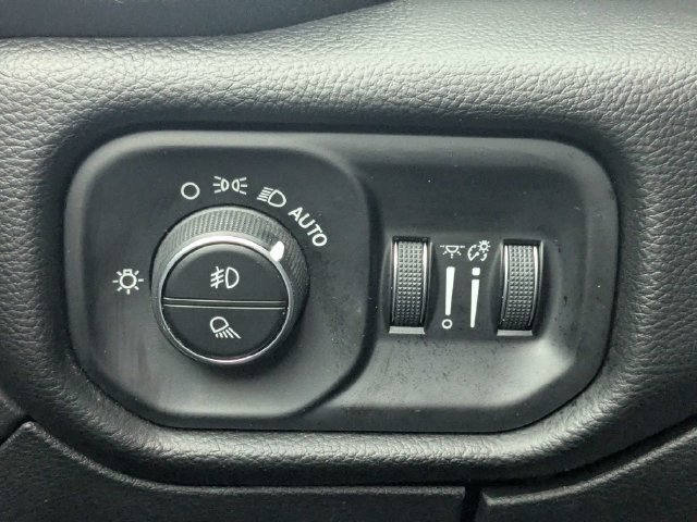 Used 2026 RAM 1500 Laramie AWD/4WD image 31