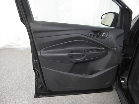 Used 2018 Ford Escape S image 21