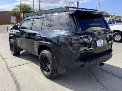 Used 2022 Toyota 4Runner TRD Off-Road Premium AWD/4WD image 20