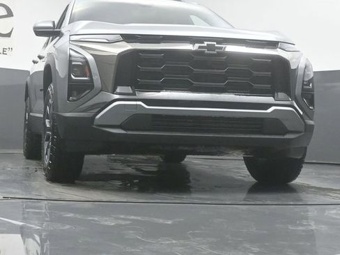 New 2026 Chevrolet Equinox ACTIV w/ Convenience Package III FWD image 3