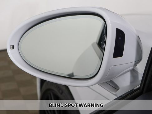 Used 2024 Porsche Macan GTS image 8