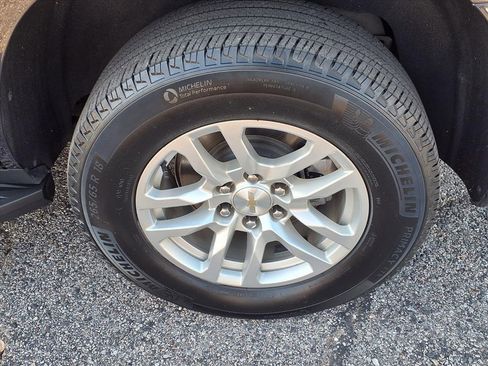 Used 2023 Chevrolet Tahoe LT image 25