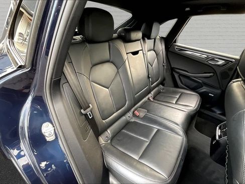 Used 2020 Porsche Macan AWD/4WD image 24