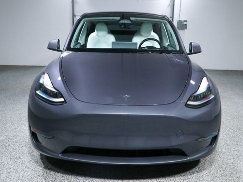 Used 2023 Tesla Model Y Long Range AWD/4WD image 4