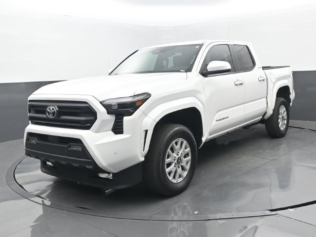 Used 2024 Toyota Tacoma SR5 RWD image 8
