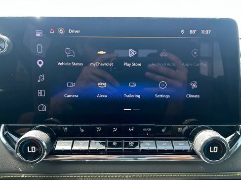 Used 2025 Chevrolet Colorado ZR2 w/ Technology Package AWD/4WD image 29