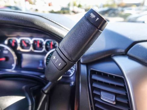 Used 2015 Chevrolet Suburban LTZ image 18