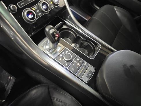 Used 2017 Land Rover Range Rover Sport HSE image 25