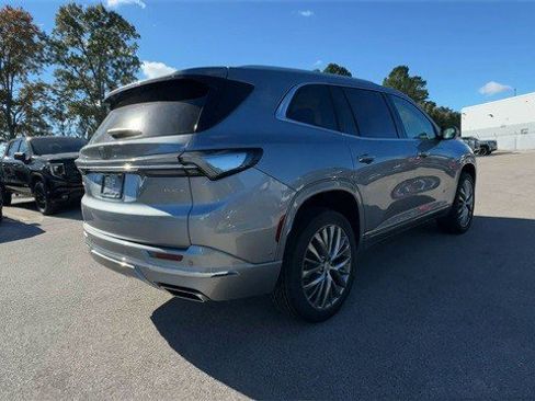 New 2026 Buick Enclave Avenir w/ Super Cruise Package image 8