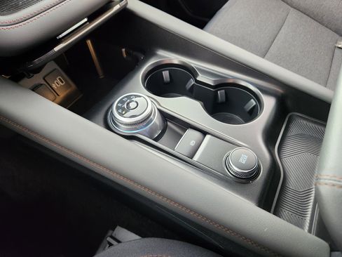 Used 2025 Ford Explorer Active image 25