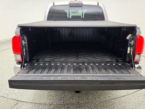 Used 2019 Toyota Tacoma SR5 AWD/4WD image 20