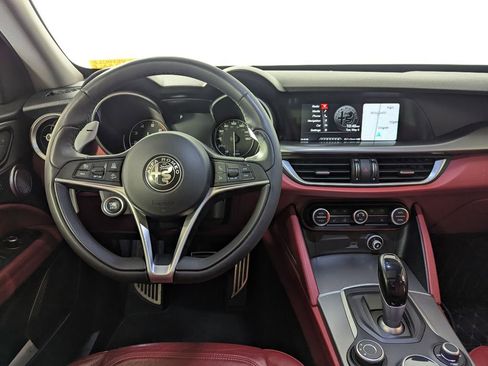 Used 2018 Alfa Romeo Stelvio Sport w/ Quick Order Package 22J Sport AWD/4WD image 6