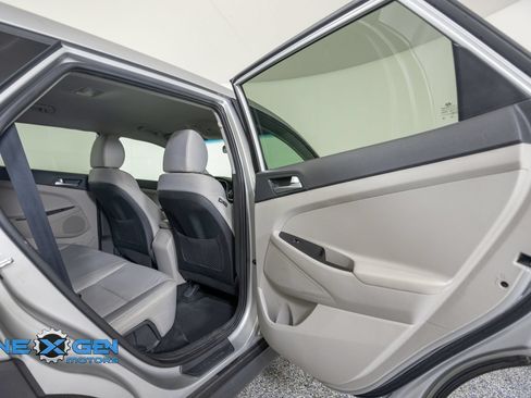 Used 2020 Hyundai Tucson SE w/ Cargo Package AWD/4WD image 33