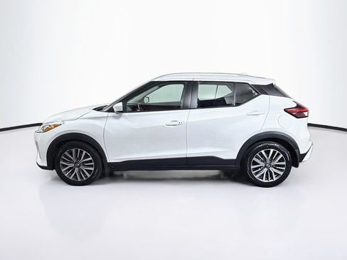 Certified 2023 Nissan Kicks SV FWD image 5