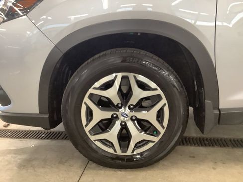 Used 2024 Subaru Forester Premium AWD/4WD image 23