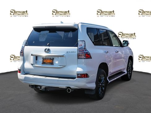 Used 2021 Lexus GX 460 Premium w/ Premium Package image 4