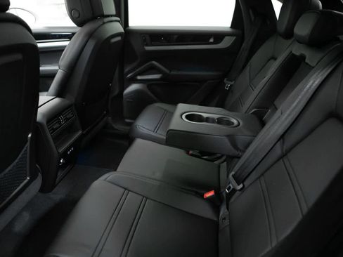 New 2026 Porsche Cayenne Coupe image 37