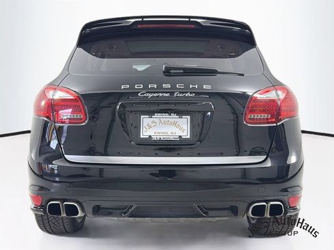 Used 2012 Porsche Cayenne Turbo AWD/4WD image 6