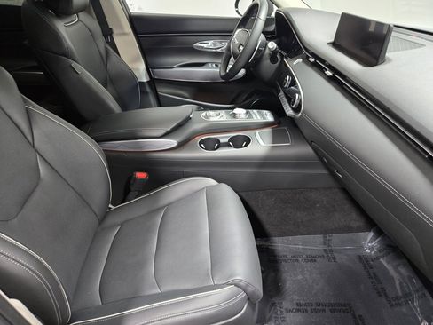 Used 2023 Genesis GV70 2.5T w/ Advanced Package image 55