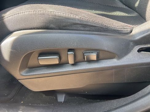 Used 2012 Chevrolet Equinox LT w/ Driver Convenience Package image 9