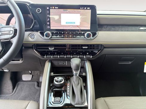 New 2026 Chevrolet Colorado ZR2 w/ Technology Package image 11