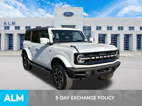 Used 2023 Ford Bronco Outer Banks image 4