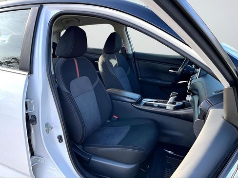 Used 2022 Nissan Sentra SR w/ Electronics Package image 17