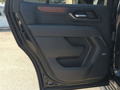 Certified 2025 GMC Yukon Denali image 23