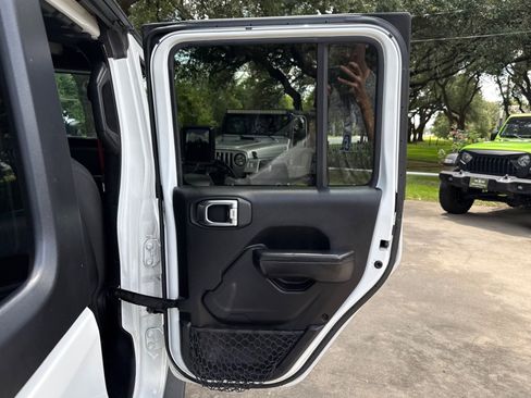 Used 2020 Jeep Wrangler Unlimited Rubicon w/ Quick Order Package 28Y Recon AWD/4WD image 47